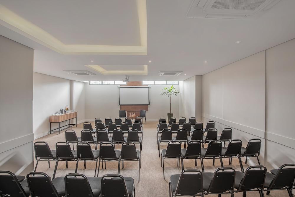 Hotel Mont Blanc Premium 리베이라오프레토 외부 사진 Meeting room