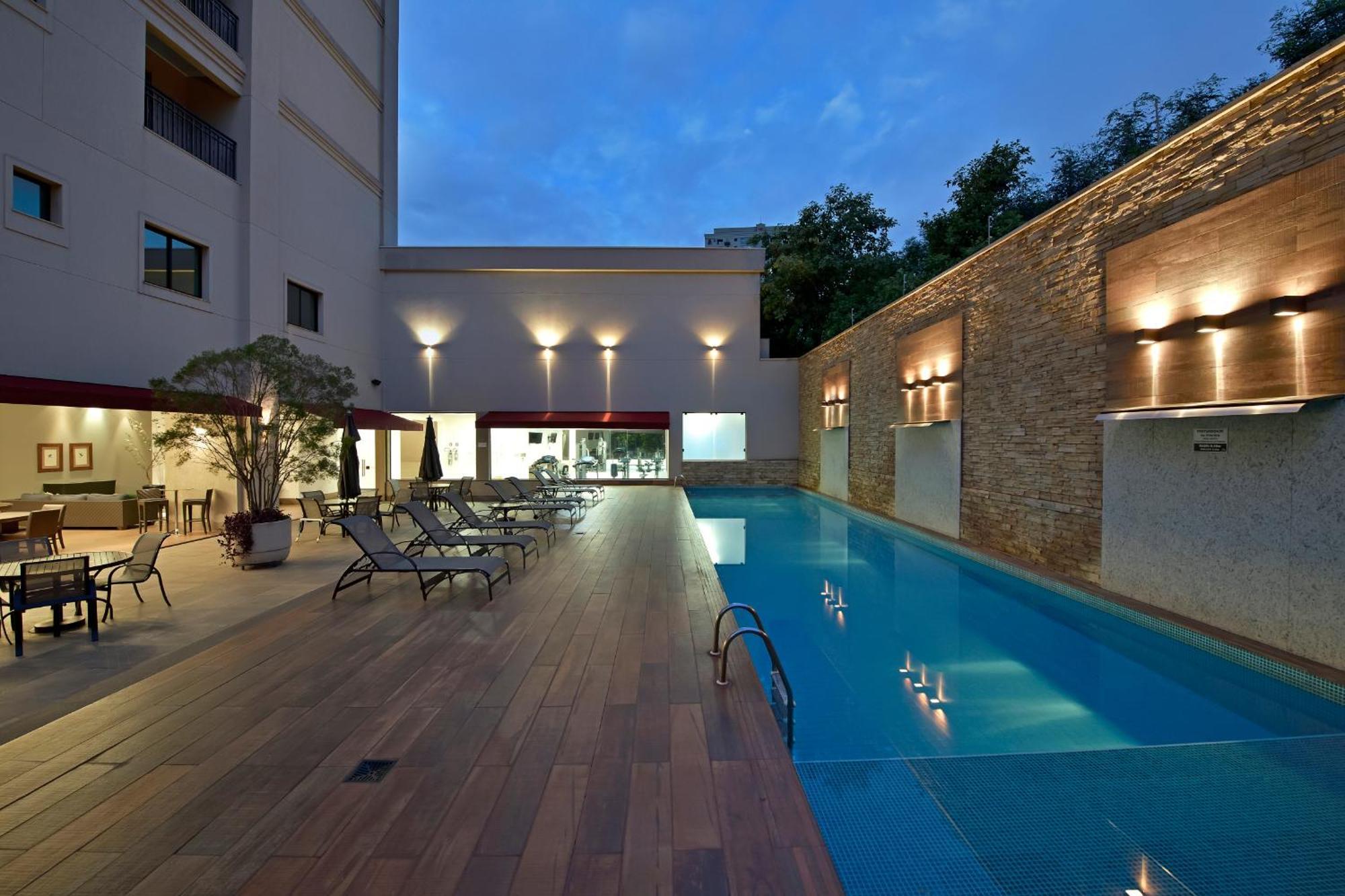 Hotel Mont Blanc Premium 리베이라오프레토 외부 사진 The swimming pool at the hotel