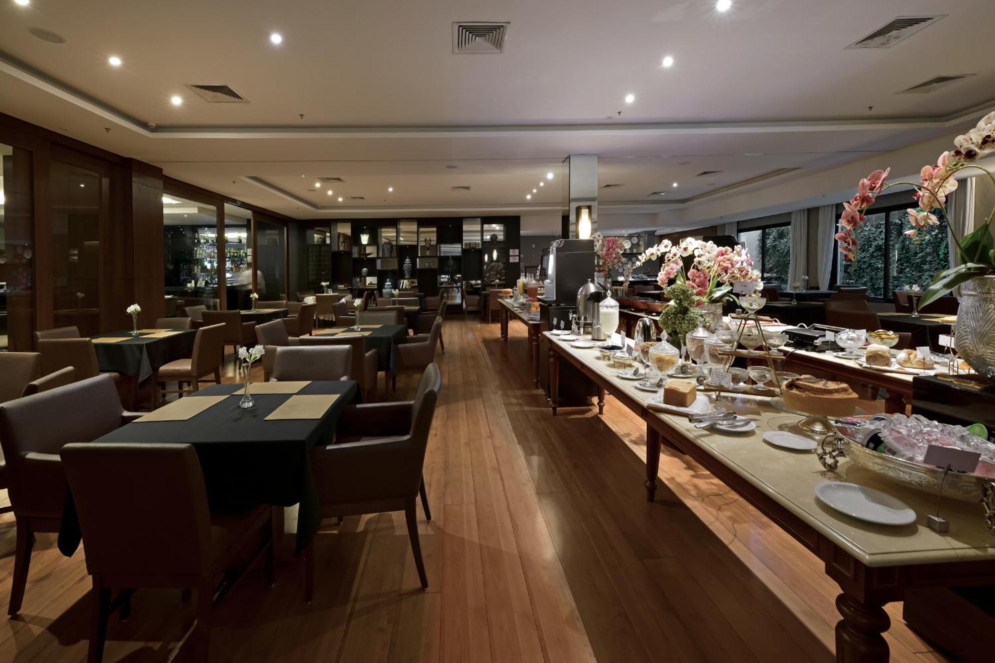 Hotel Mont Blanc Premium 리베이라오프레토 외부 사진 The restaurant at the hotel